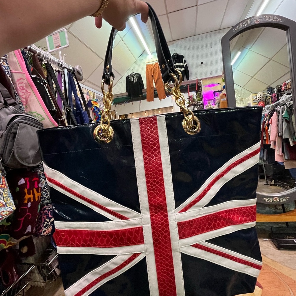 NWOT* Twiggy London tote with dust bag